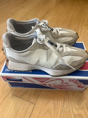 Αθλητικά παπούτσια New Balance 327 μεταχειρισμένα, εκρού, δερμάτινα