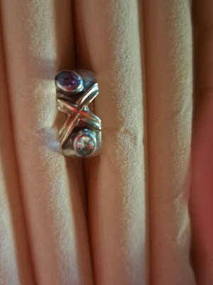 Ασημένιο δαχτυλίδι σαν καινούργιο με χρυσό διπλό Χ και πέτρες αμέθυστο, ζιργκόν