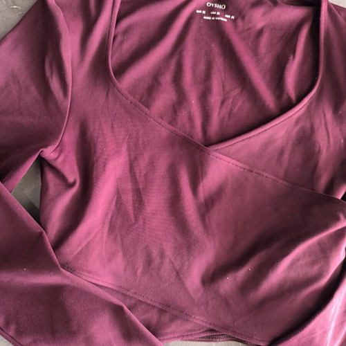 Oysho long sleeve top new, size medium, burgundy