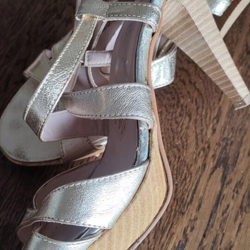 Elite leather sandals like new, gold color, size 40