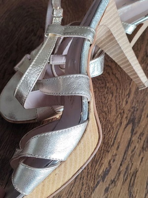 Elite leather sandals like new, gold color, size 40
