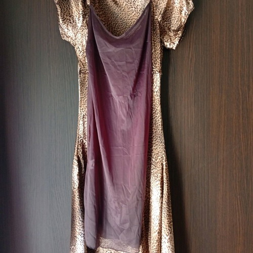 Women's leopard print dress new, size M, 100% viscose