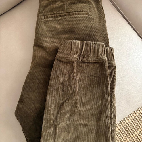 Jogger corduroy pants in khaki color, size M, like new