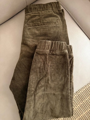 Jogger corduroy pants in khaki color, size M, like new