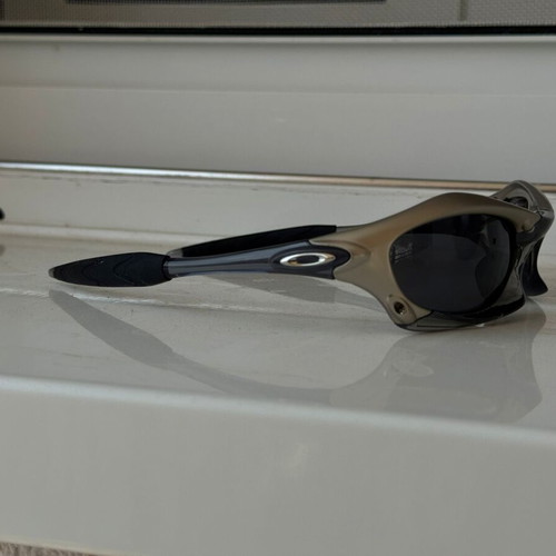 Oakley Splice Y2K 2000s sunglasses, metallic silver and black polarized lenses