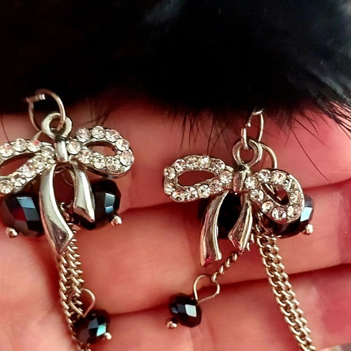 Earrings with black pom pom and rhinestones new