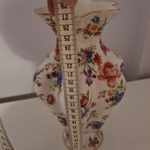 Vintage porcelain vase like new