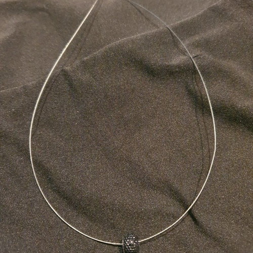 Necklace new with black detail 38 centimeters