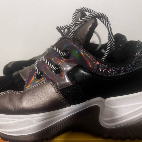 Issue Fashion women's sneakers used black and gray size 38