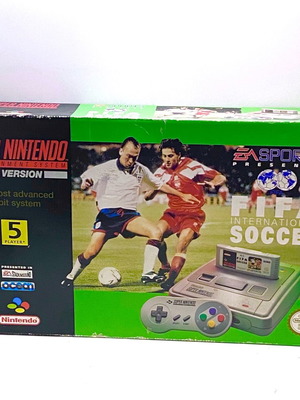 SNES UKV PAL конзола FIFA Soccer комплект употребяван от EA SPORTS