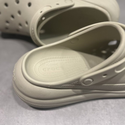 Crocs men's slippers like new, size M 12 46-47, beige