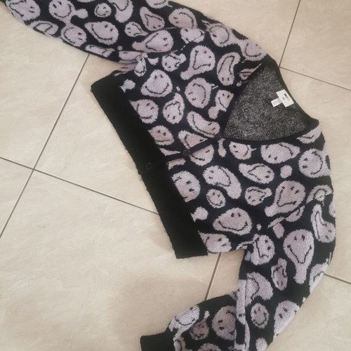 H&M Smiley Cropped Cardigan Size S Used, Black and Purple