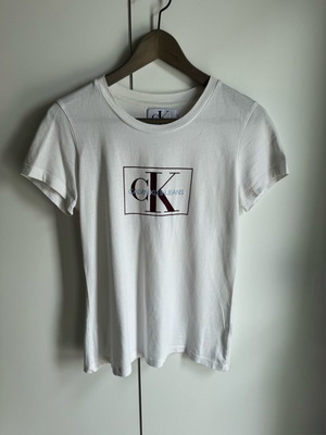 Calvin Klein women's T-shirt size S like new, white