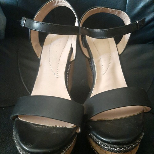 Alta Moda black sandals like new size 39 with high platform heel