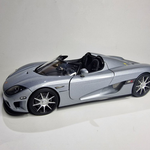 Autoart Signature Koenigsegg CCX metal model scale 1:18 new