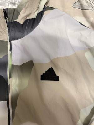 Adidas windbreaker jacket like new, white and green, size M