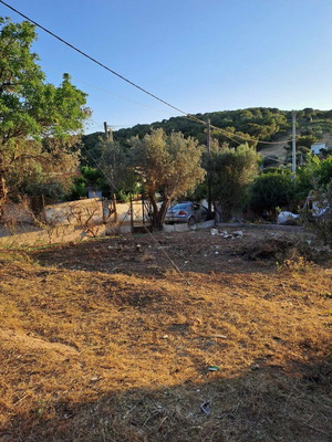 Αγροτεμάχιο στο Πόρτο Ράφτη με θέα προς αεροδρόμιο, 1400 μέτρα από θάλασσα