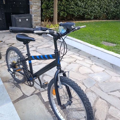 Bicycle used with 6 speeds, disc brakes, black city bike