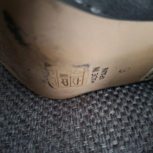 Women's black leather boots size 39 like new