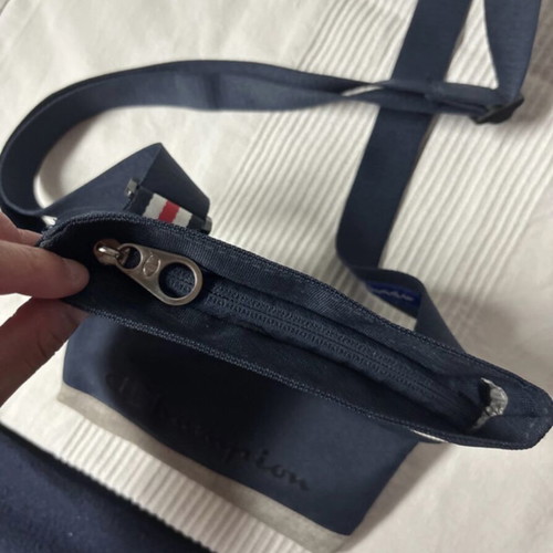 Champion Crossbody Bag like new, dark blue