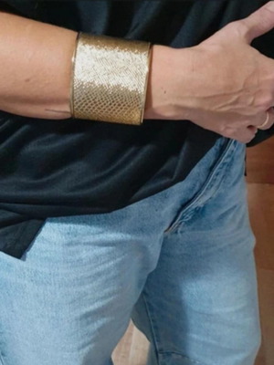 Balmain vintage βραχιόλι χρυσαφί με ανάγλυφη υφή φιδιού, καινούργιο