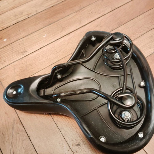 Bicycle saddles used and new, narrow Ideal and wide