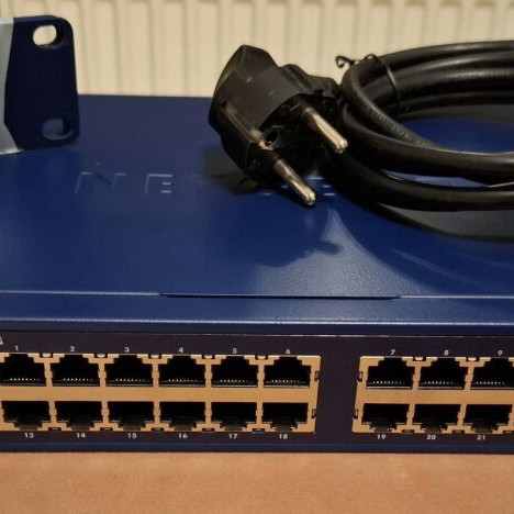 Netgear ProSafe 24 Port Gigabit Switch JGS524v2 like new