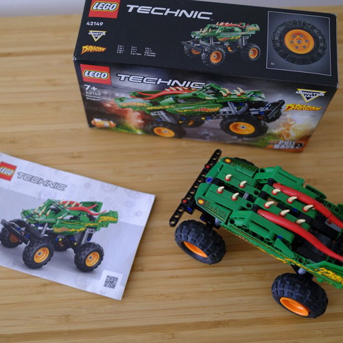 Lego 42149 Monster Jam Dragon Technic 2-in-1 Pull Back Truck like new