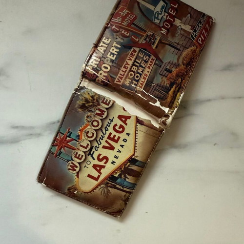 Vintage Pull&Bear wallet with Las Vegas theme in good condition