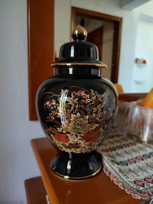 Vindage decorative vase like new