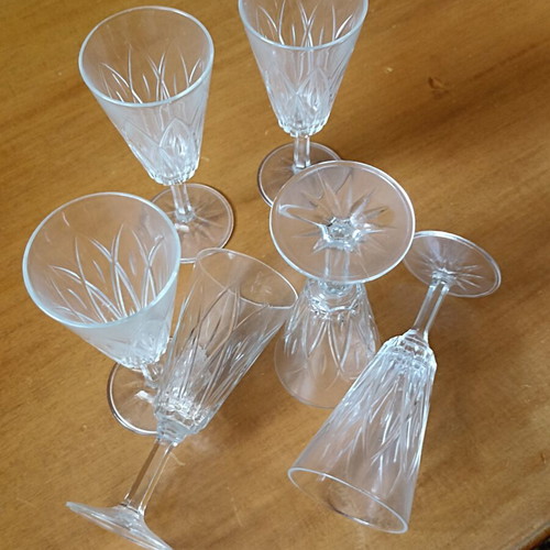 Vintage crystal champagne glasses set of 6, like new