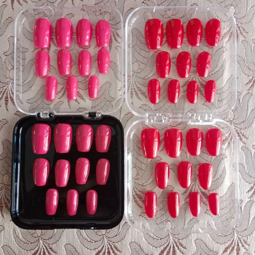 Press On Nails new, set of 22 with installation materials