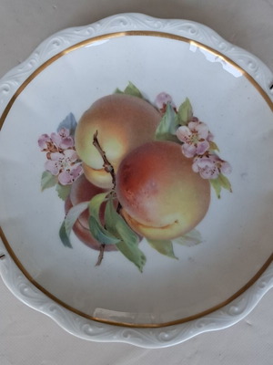 KPM vintage porcelain wall plate with fruit, 21cm