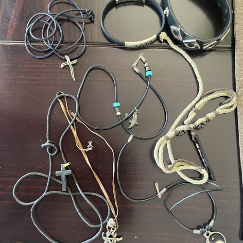 Necklaces used, assorted set