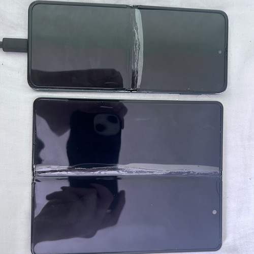 Samsung Fold 3 and Flip 3 phones used for parts
