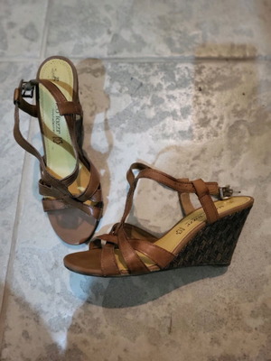Shoes wedge sandals brown used, size 38