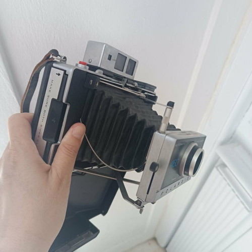 Polaroid Automatic 450 Land Camera like new, folding with glass lens