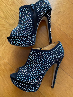 Buffalo London ankle boots with rhinestones like new, size 38, black