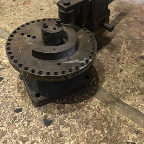 Manual metal scroll pipe bar bender
