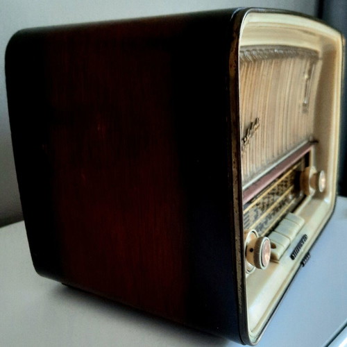 Telefunken Jubilate 8 Export Vintage Tube Radio used with Bluetooth
