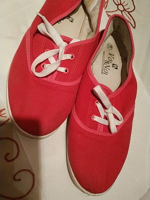 Voi Noi canvas shoes size 39 used, white and red