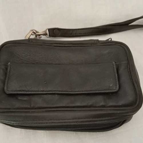 Leather pipe bag used for 4 pipes and accessories