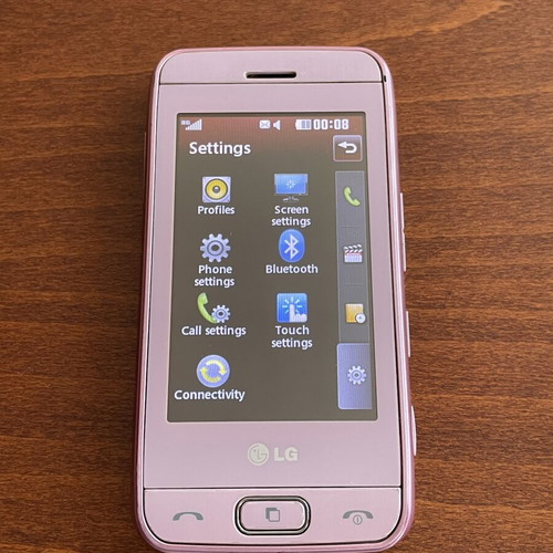 LG GT400 Touch smartphone