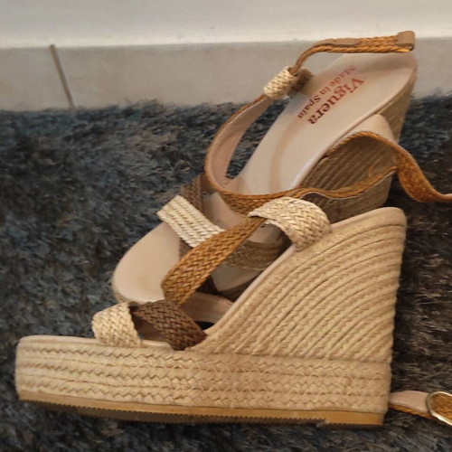 Viguera platform sandals size 38 like new, beige and brown