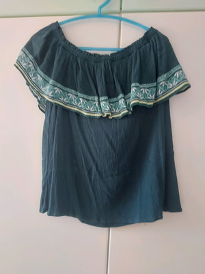 Oysho blouse green with open shoulders, like new