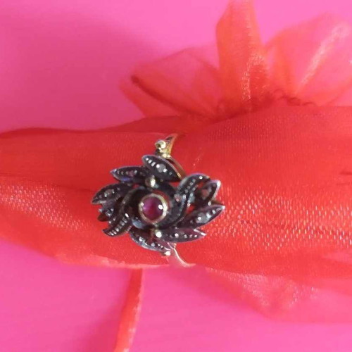 Antique ring yellow gold 18K with pure silver, ruby, used