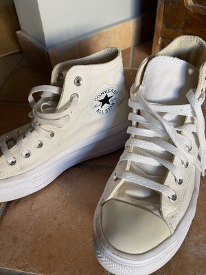 Allstar white double sole shoes like new, size 39