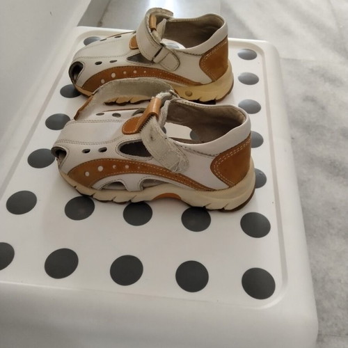 Pablosky leather sandals size 21 like new