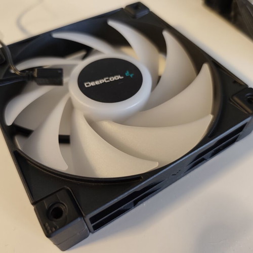 DeepCool FC120 ARGB 120mm Fan Kit like new, set of 3