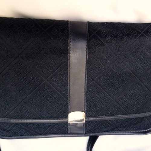 Women's shoulder bag used, black, with inner compartments